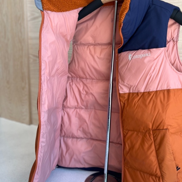XS Cotopaxi Puffer Teddy Color Block Vest - Picture 4 of 8